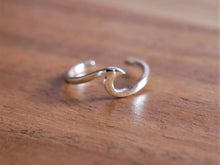 Load image into Gallery viewer, Classic Wave Toe Ring - Ocean Gypsy NZ
